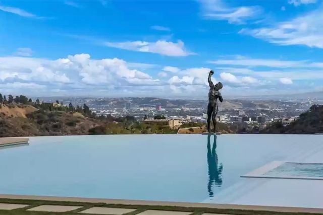 Адель купила будинок Сталлоне у Беверлі-Хіллз: дивіться, як виглядає маєток зсередини - фото 490990