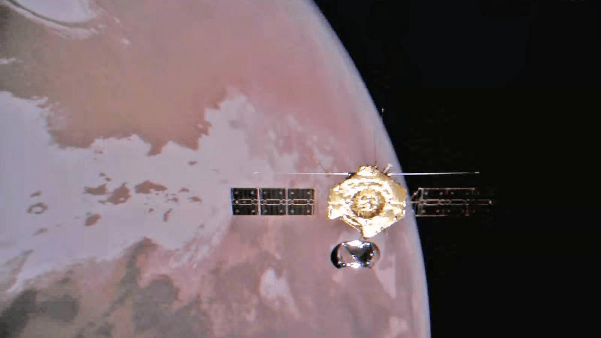 Апарарт "Тяньвень-1" на тлі Марсу - фото 1