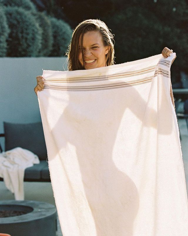 Спокусливий ангел: Жозефін Скрівер роздяглась у новій зйомці 18+ - фото 491238