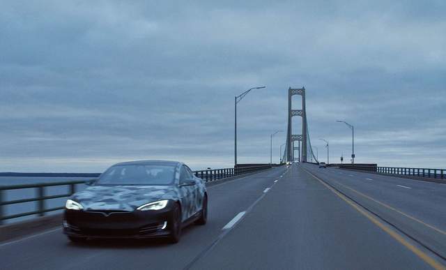 Tesla Model S проїхала 1200 кілометрів на одному заряді - фото 491258