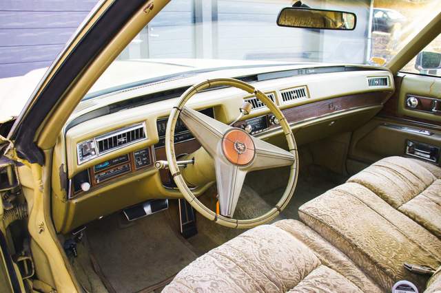 У Швеції на аукціон пустять з молотка Cadillac Елвіса Преслі - фото 491436