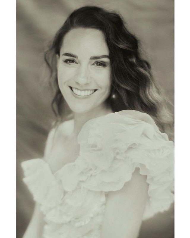 Кенсінгтонський палац показав нові офіційні портрети Кейт Міддлтон з нагоди її 40-річчя - фото 491457