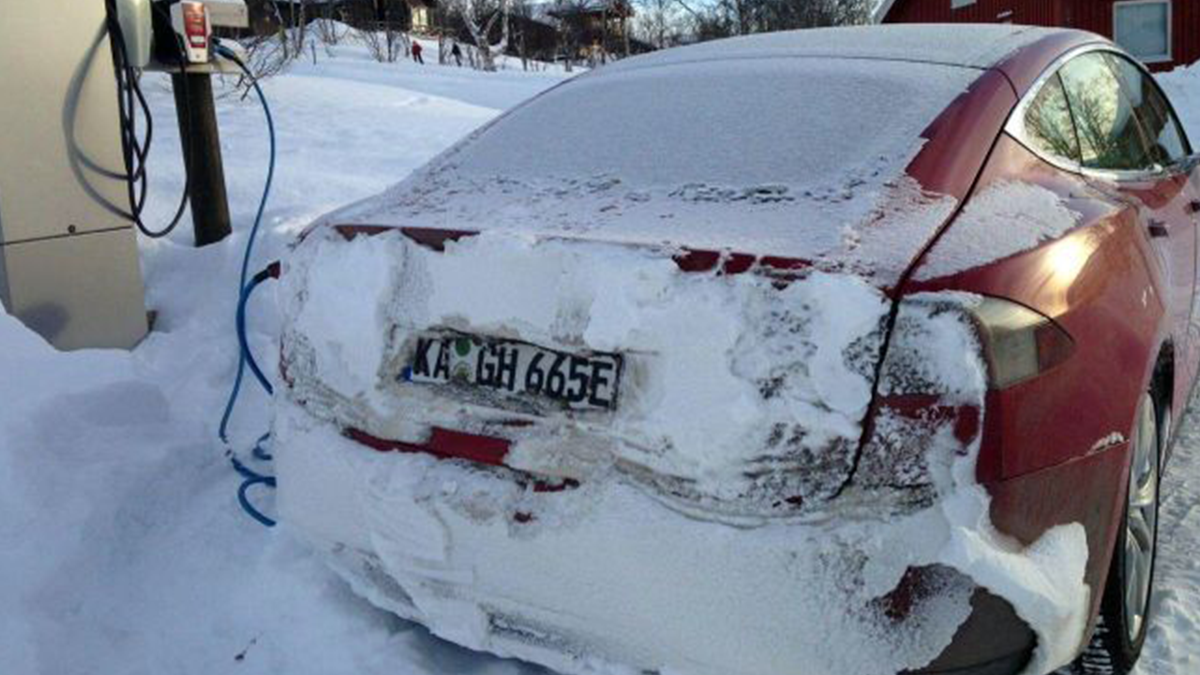 Шалений рекорд: таксист проїхав на своїй Tesla Model S 1,5 мільйона кілометрів - фото 1