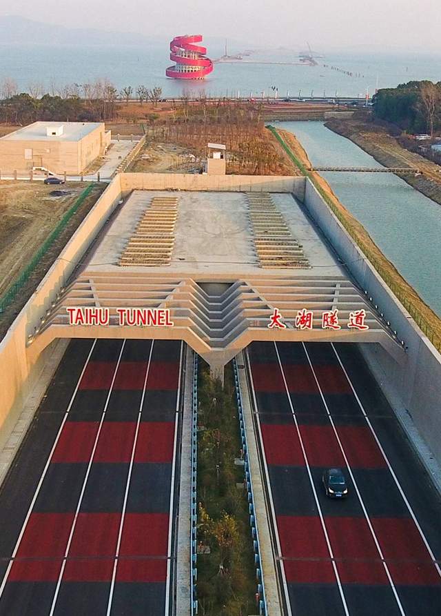 У Китаї з'явився найдовший підводний тунель для машин - фото 491470