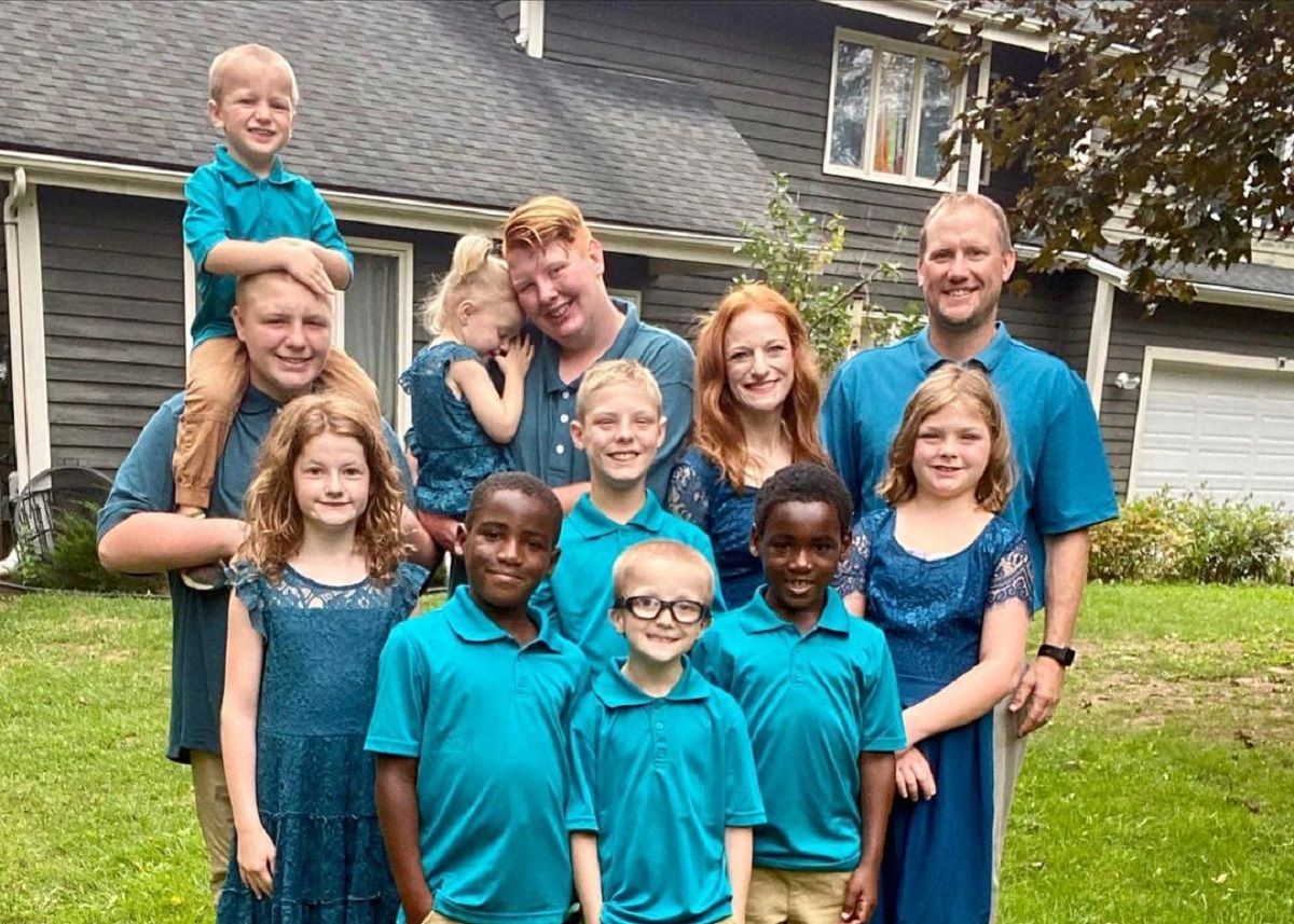 Коли у сім'ї десять дітей: мама показала свої будні і підкорила TikTok