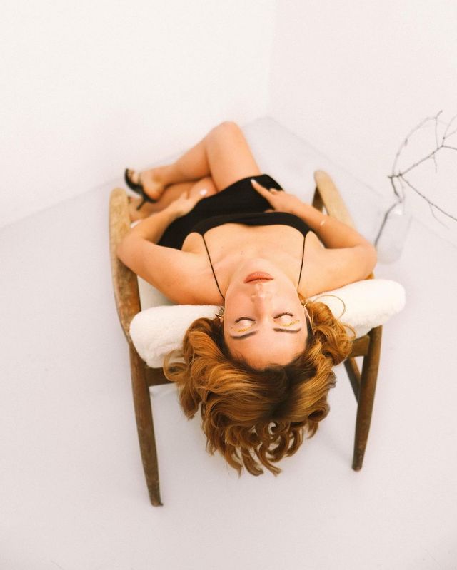 Найгарячіші образи Злати Огнєвіч за всю кар'єру: добірка фото іменинниці (18+) - фото 491756