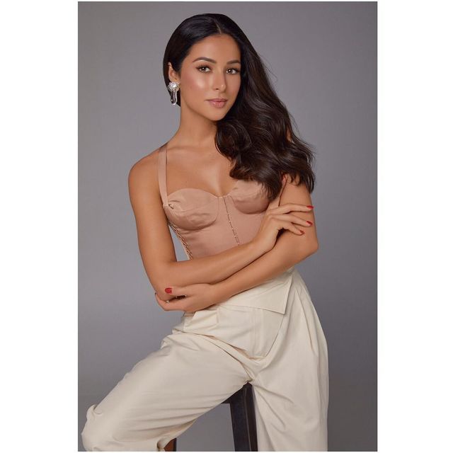 Найгарячіші образи Злати Огнєвіч за всю кар'єру: добірка фото іменинниці (18+) - фото 491798