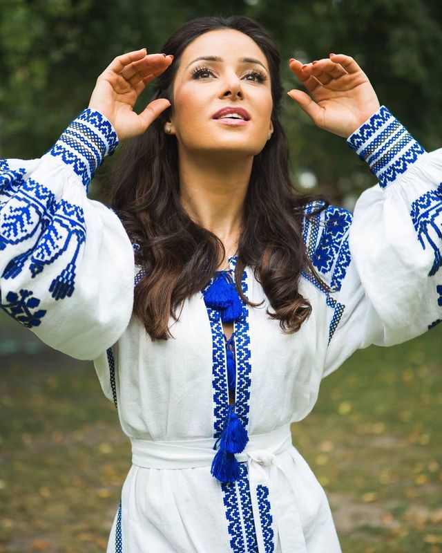 Найгарячіші образи Злати Огнєвіч за всю кар'єру: добірка фото іменинниці (18+) - фото 491824