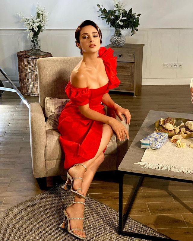 Найгарячіші образи Злати Огнєвіч за всю кар'єру: добірка фото іменинниці (18+) - фото 491829