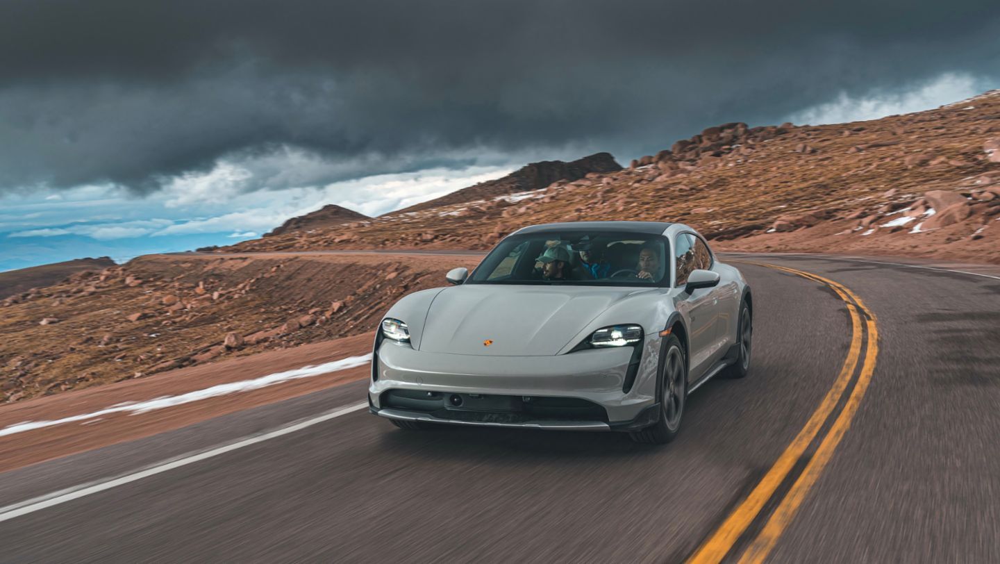 Porsche підкорив вершину у 5 кілометрів: рекордний заїзд зафіксували у Книзі Гіннесса