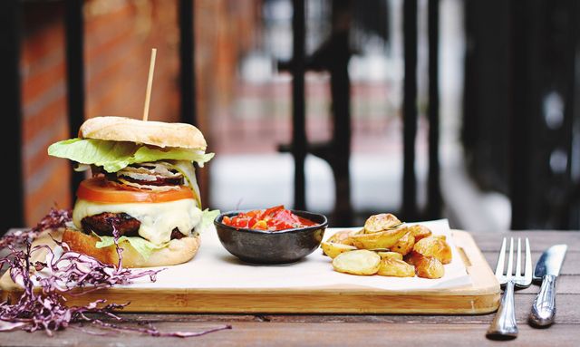 Ці продукти не варто їсти, якщо хочете зберегти здоров'я печінки - фото 491929