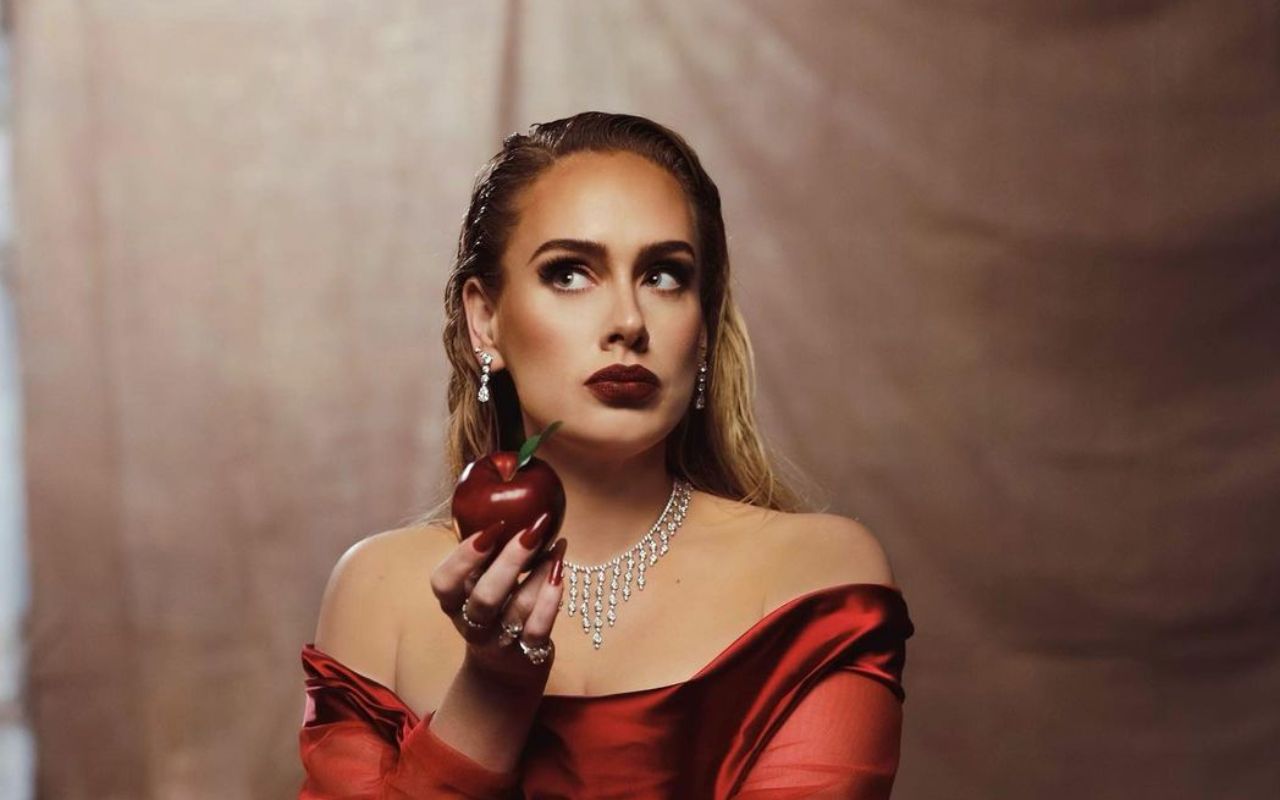 Oh My God: дивіться чорно-білий кліп співачки Адель на пісню з нового альбому