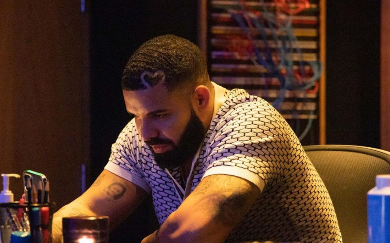 Гострий соус у презервативі: коханка Дрейка поділилася пікантною історією