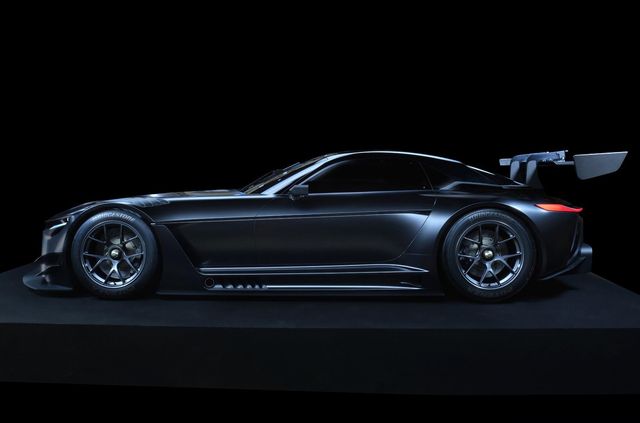 Toyota показала нову гоночну машину класу GT3 - фото 492200