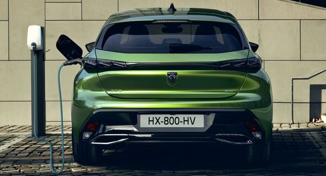 Peugeot готується до запуску повністю електричного 308 - фото 492217