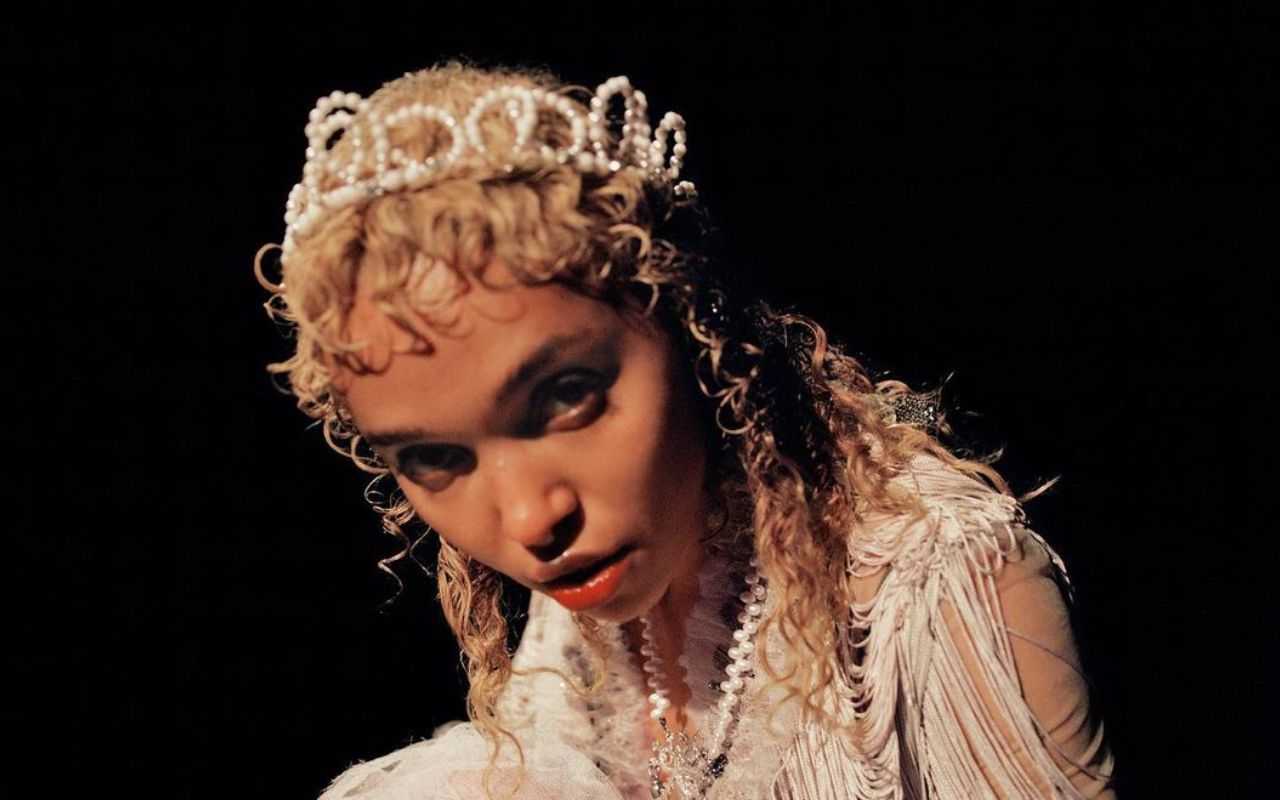 FKA Twigs випустила новий мікстейп Caprisongs: слухайте онлайн