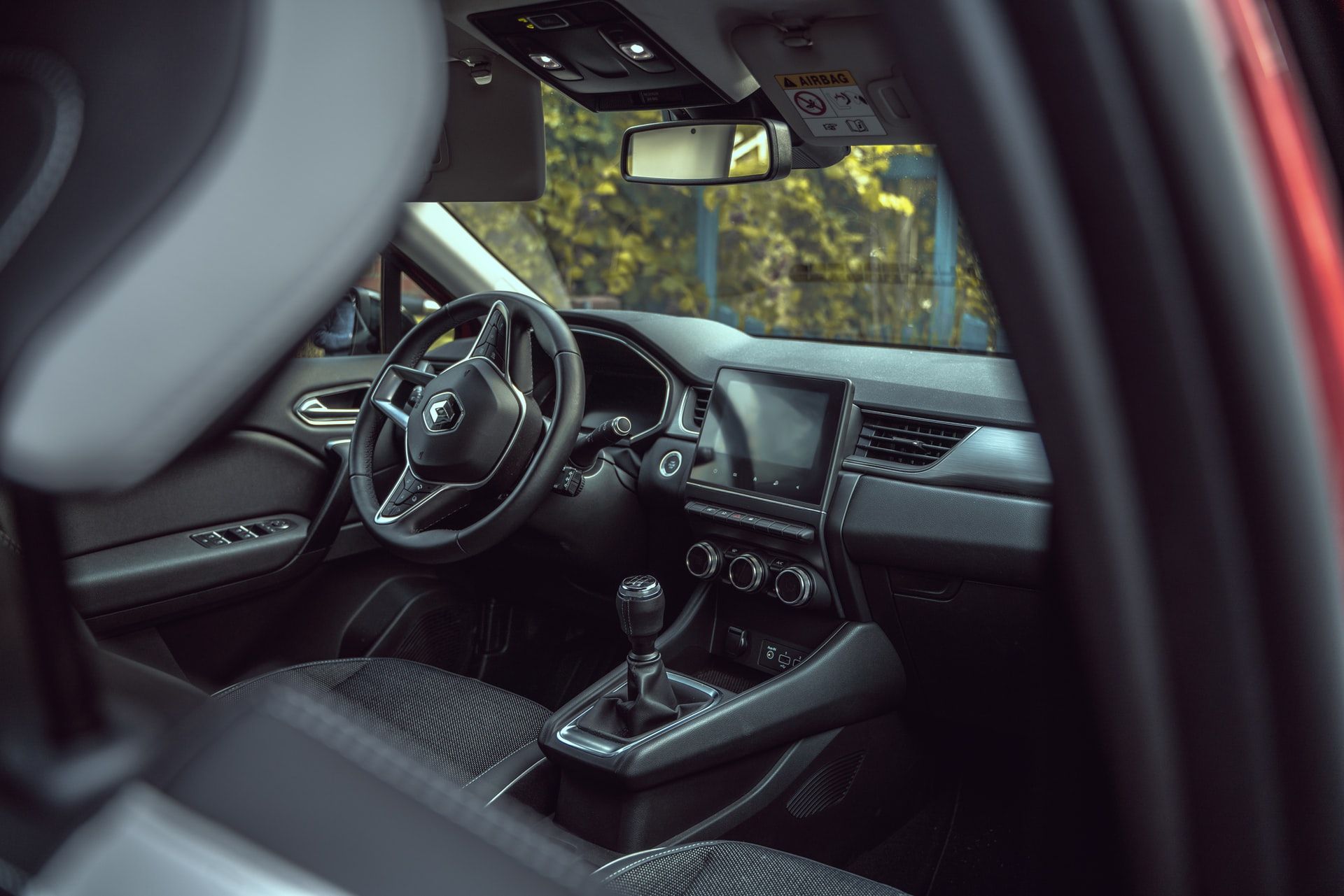 Renault розповіла, коли відмовиться від традиційних двигунів для ринку Європи