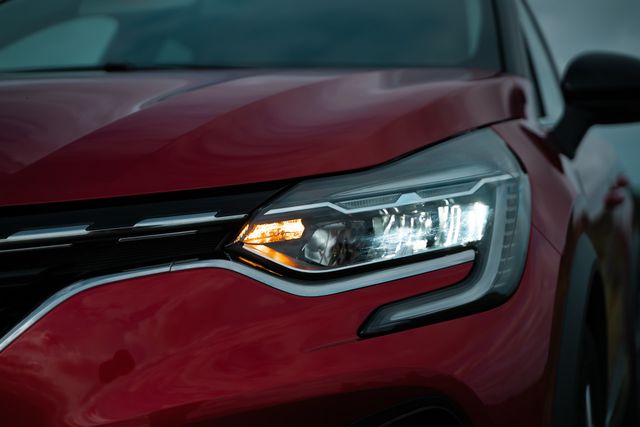 Renault розповіла, коли відмовиться від традиційних двигунів для ринку Європи - фото 492249