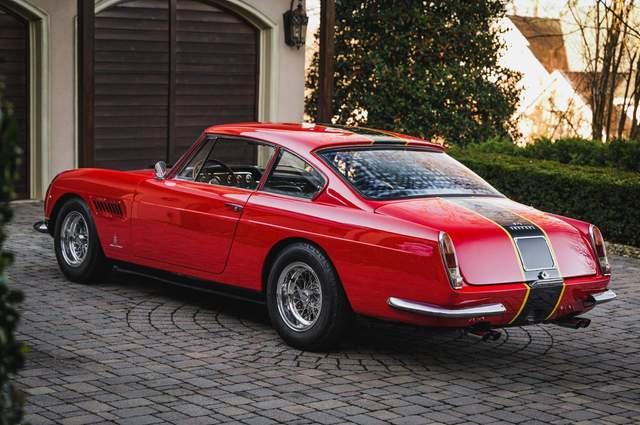 У продажі з'явився класичний Ferrari 250 GTE з двигуном від Chevrolet - фото 492262