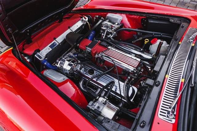 У продажі з'явився класичний Ferrari 250 GTE з двигуном від Chevrolet - фото 492263