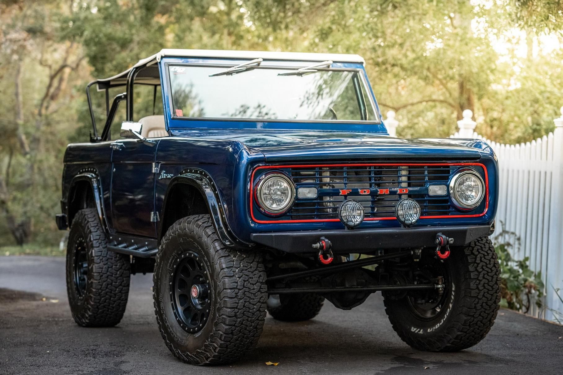 Колишній чемпіон Формули-1 виставив на продаж 52-річний позашляховик