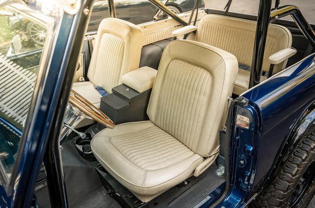 Колишній чемпіон Формули-1 виставив на продаж 52-річний позашляховик - фото 492352