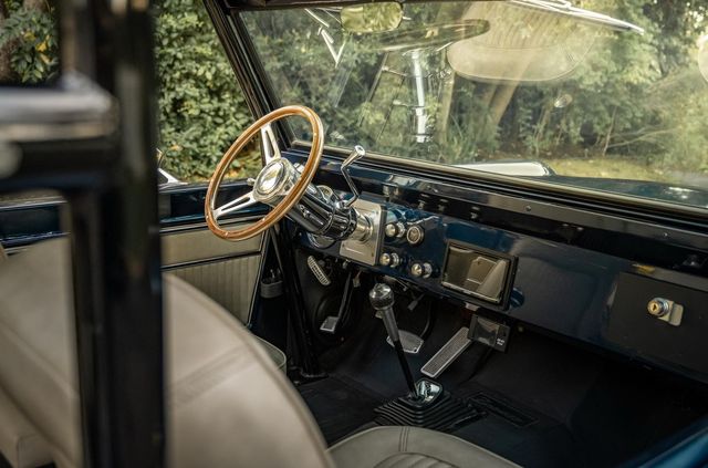 Колишній чемпіон Формули-1 виставив на продаж 52-річний позашляховик - фото 492357