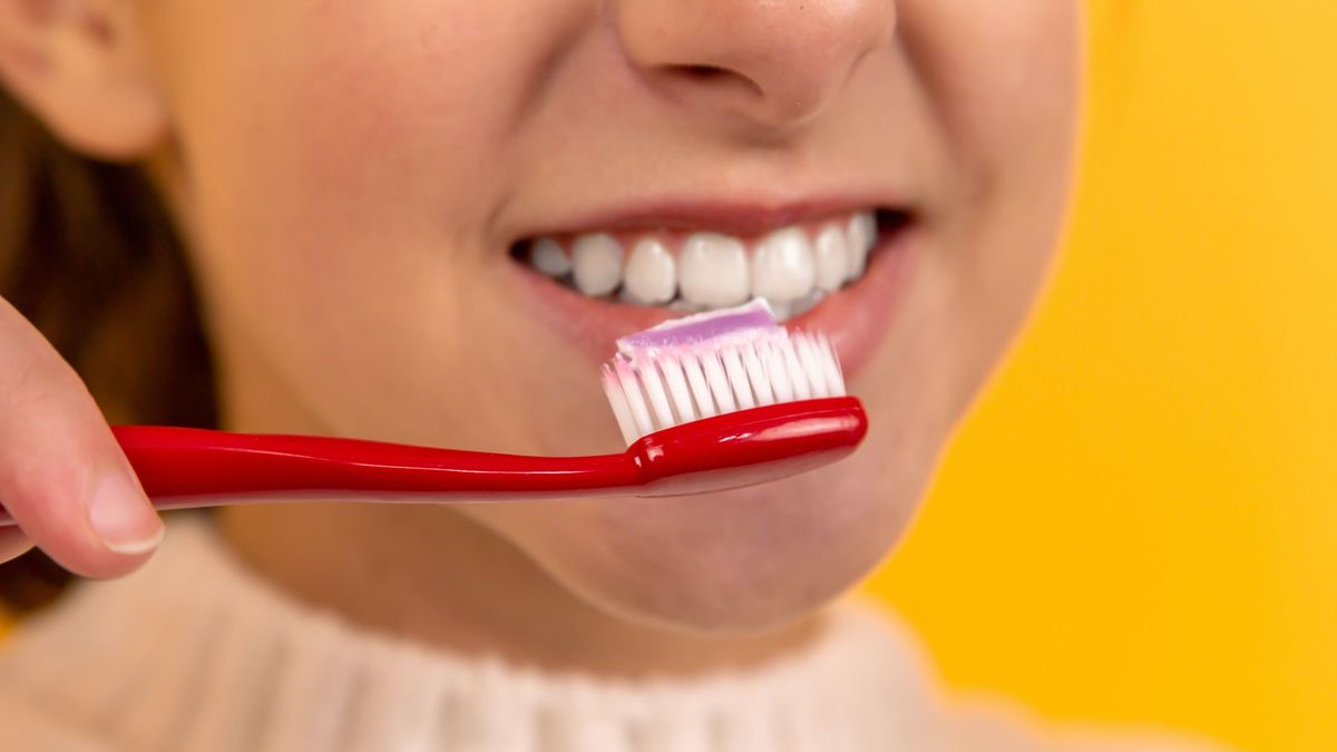 Лікарі розповіли, коли ж насправді потрібно чистити зуби - фото 1