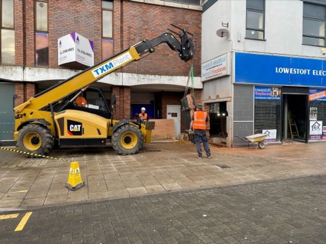 Малюнок вуличного художника Бенксі продали разом зі стіною - фото 492557