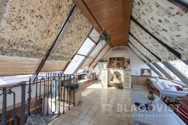 Власний ліфт та кімната під охороною: у Києві продають квартиру за 28 мільйонів гривень - фото 492778