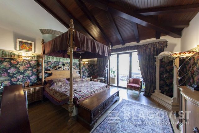 Власний ліфт та кімната під охороною: у Києві продають квартиру за 28 мільйонів гривень - фото 492780