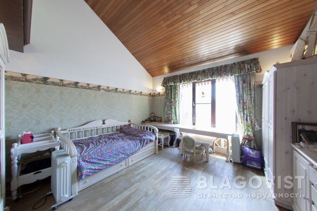 Власний ліфт та кімната під охороною: у Києві продають квартиру за 28 мільйонів гривень - фото 492785