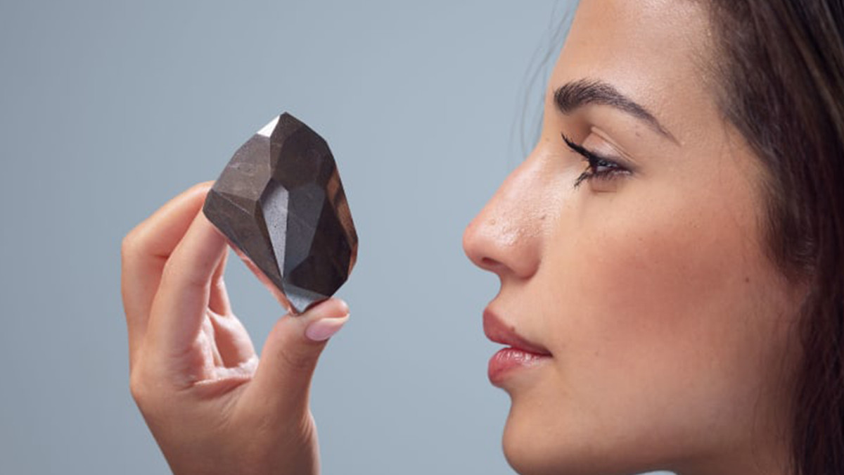 Гігантський чорний діамант з космосу продадуть з аукціону - фото 1