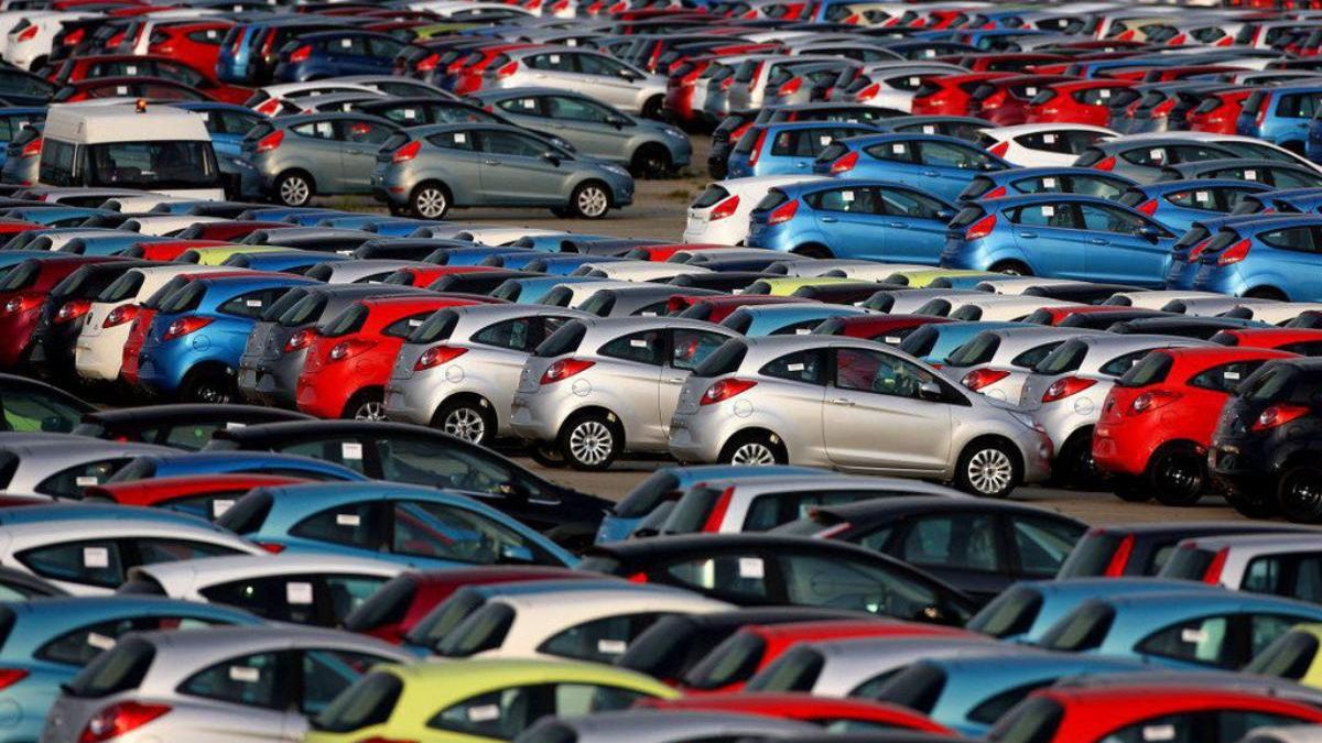 Найпошкодженіше авто та шахрайські схеми: чим жив ринок вживаних машин у 2021 році - фото 1
