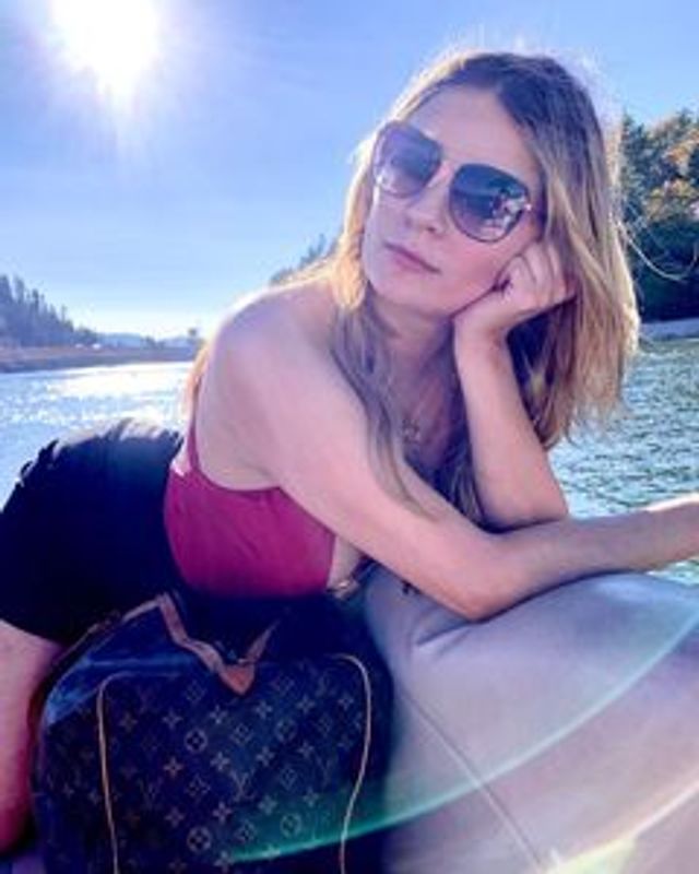 Найгарячіші образи Міші Бартон за всю кар'єру: добірка фото іменинниці (18+) - фото 493496