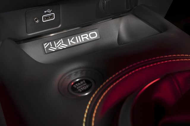 Nissan підготував особливу версію Juke напередодні прем'єри Бетмена - фото 493636