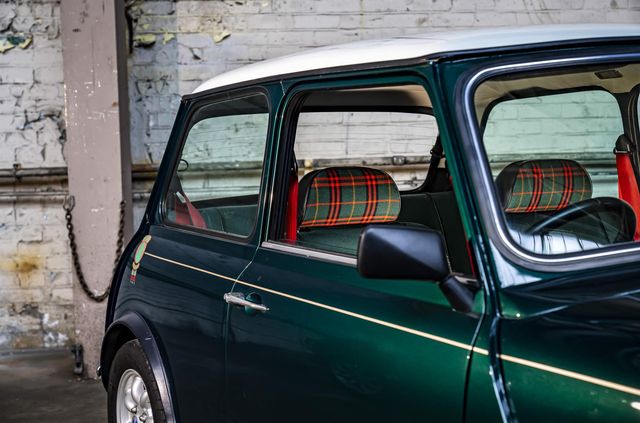 MINI перетворить старі моделі на електромобілі - фото 493861