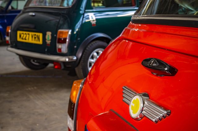 MINI перетворить старі моделі на електромобілі - фото 493863