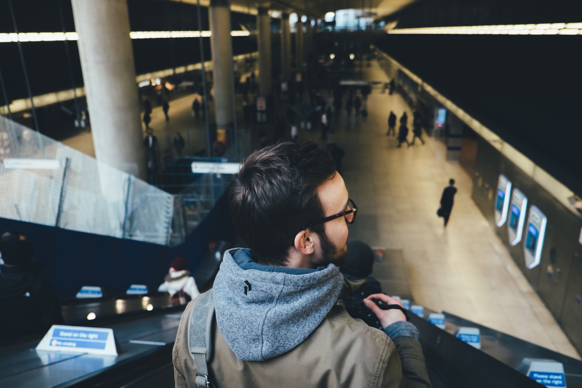 Реакція хлопця на чужу дівчину розвеселила мережу: відео