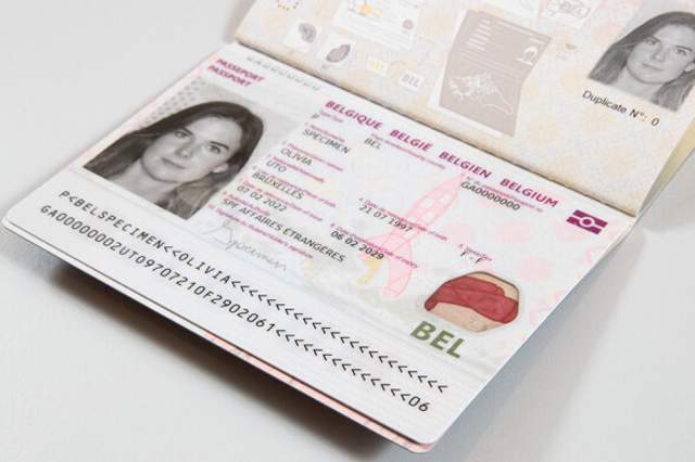 У Бельгії видаватимуть паспорти із зображеннями з коміксів - фото 494130