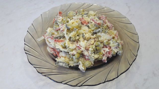 Як приготувати ситний салат - фото 494259