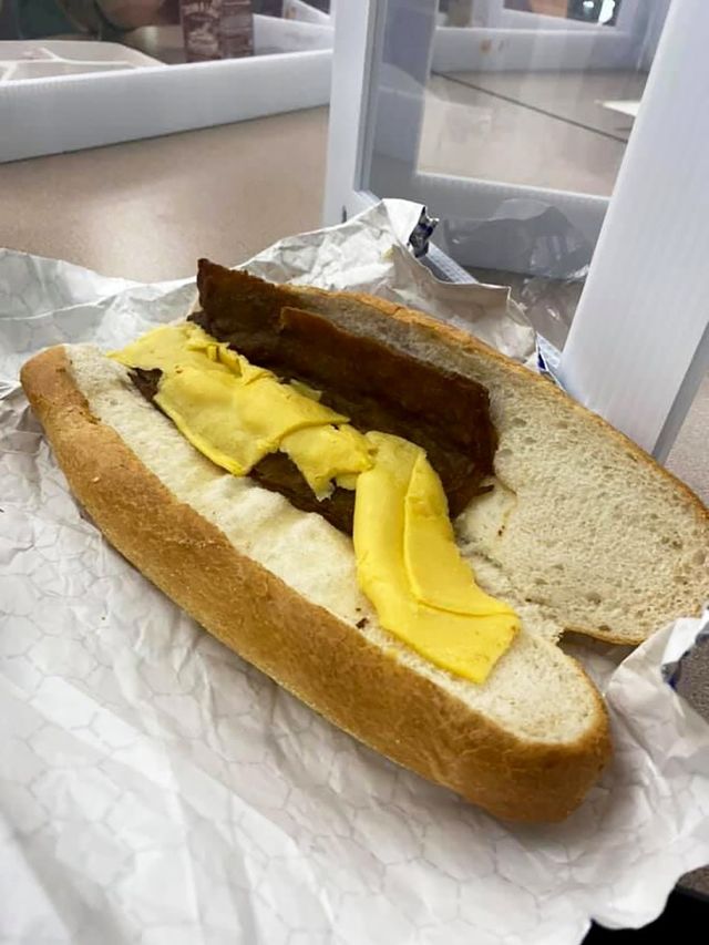 15 фото жахливих шкільних обідів у США, від яких зникає апетит - фото 494316