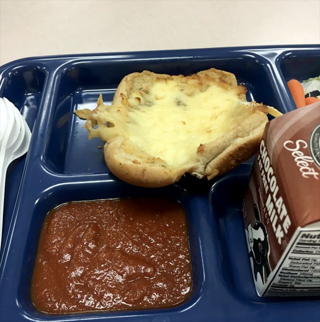 15 фото жахливих шкільних обідів у США, від яких зникає апетит - фото 494318