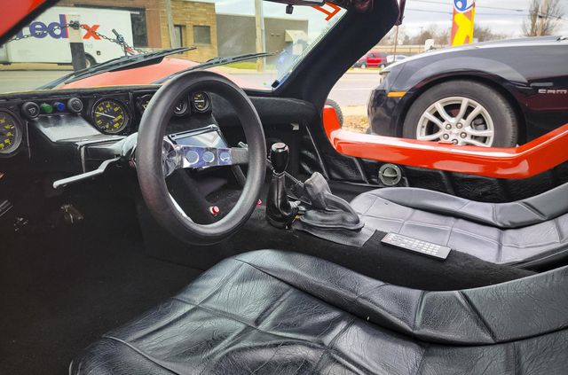 З молотка пустять невдалу репліку спортивного Porsche 917: як вона виглядає - фото 494518