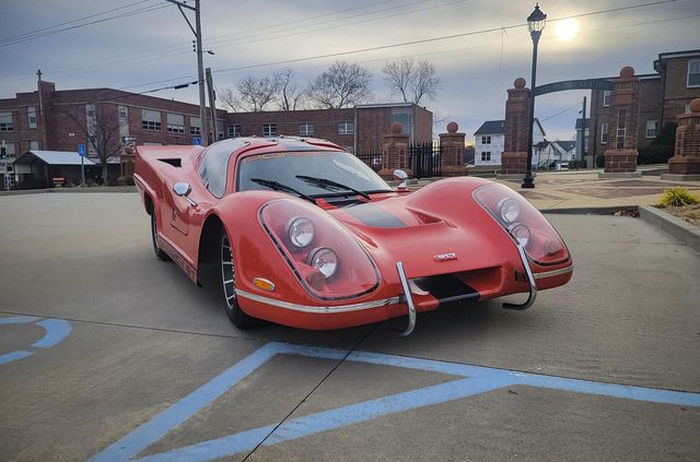 З молотка пустять невдалу репліку спортивного Porsche 917: як вона виглядає - фото 494520