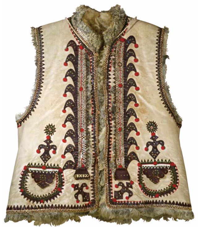 Керсетка, плахта, чепрага: 10 речей, які українці носили у давнину - фото 494568