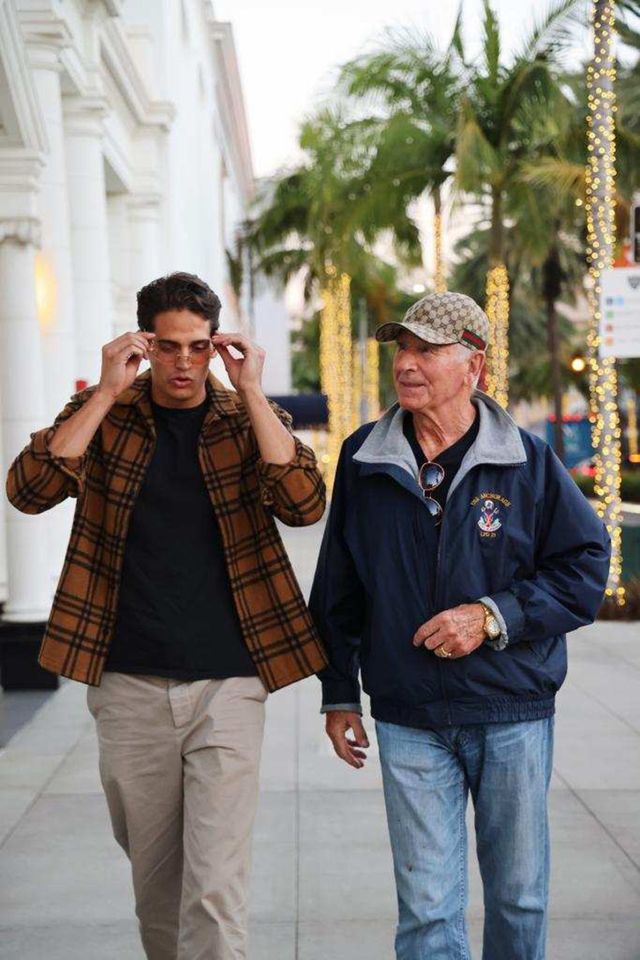 Німецький аристократ усиновив дорослого чоловіка: для чого він це зробив - фото 494615