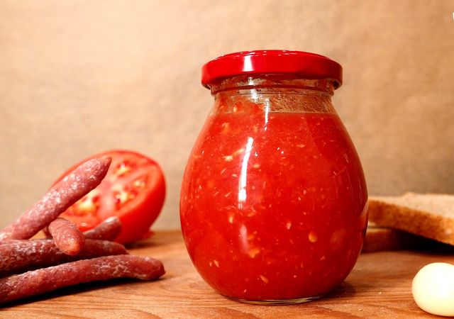 Чим корисна для здоров'я гостра домашня аджика - фото 494692