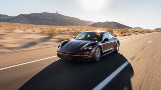 Електричний Porsche подолав рекорді 4,5 тисячі кілометрів, заряджаючись лише 2,5 години - фото 494708