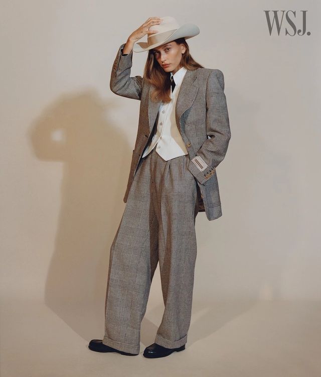 Гейлі Бібер знялася для нового журналу WSJ: стильні фото красуні - фото 494748